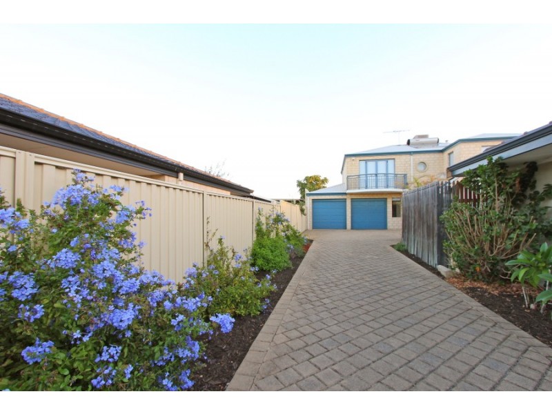 168a Kitchener Rd, Alfred Cove WA 6154