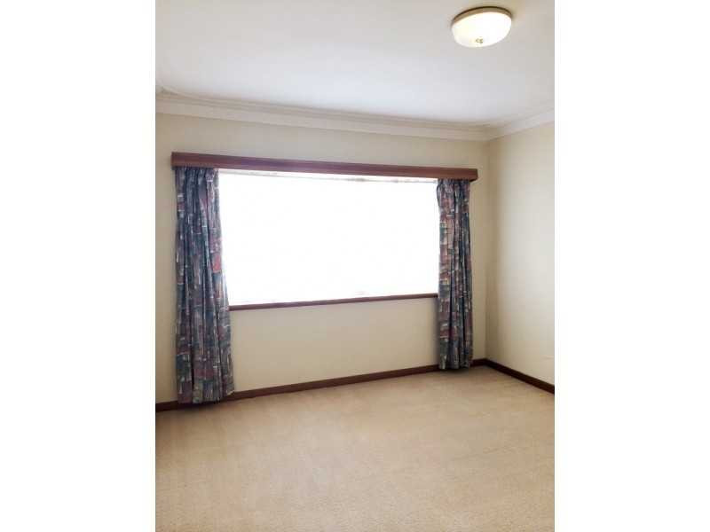 33 Drew Road, Ardross WA 6153