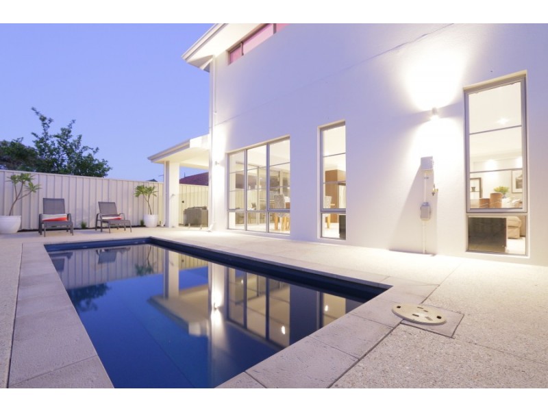 22B Searle Rd, Ardross WA 6153