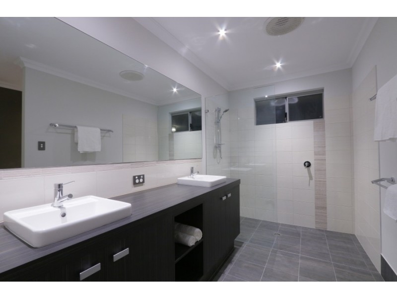 22B Searle Rd, Ardross WA 6153