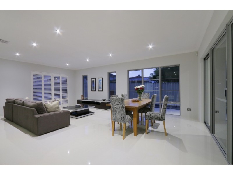 22B Searle Rd, Ardross WA 6153