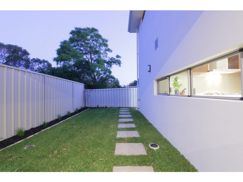 22B Searle Rd, Ardross WA 6153
