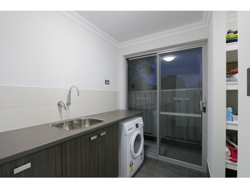 22B Searle Rd, Ardross WA 6153