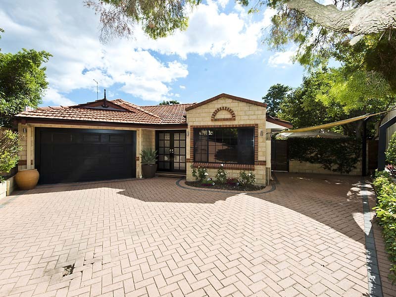 14a Sergeant Rd, Melville WA 6156