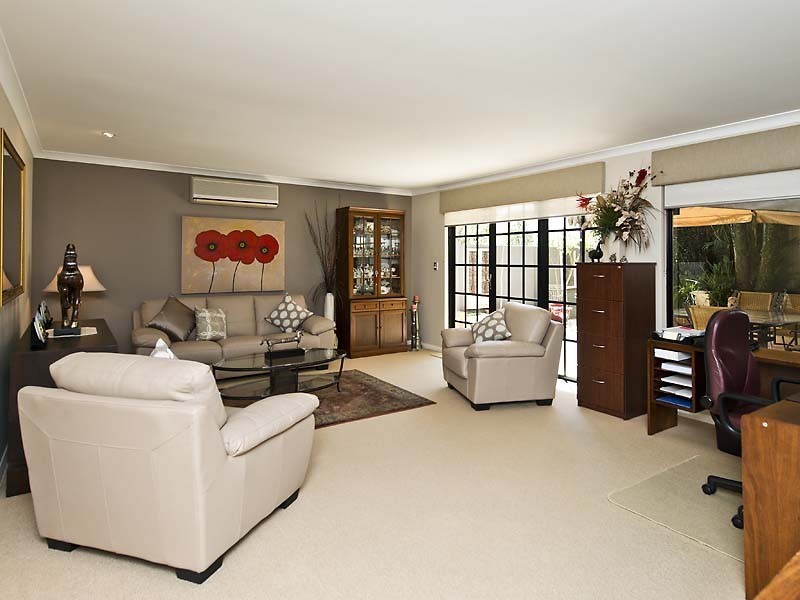 14a Sergeant Rd, Melville WA 6156