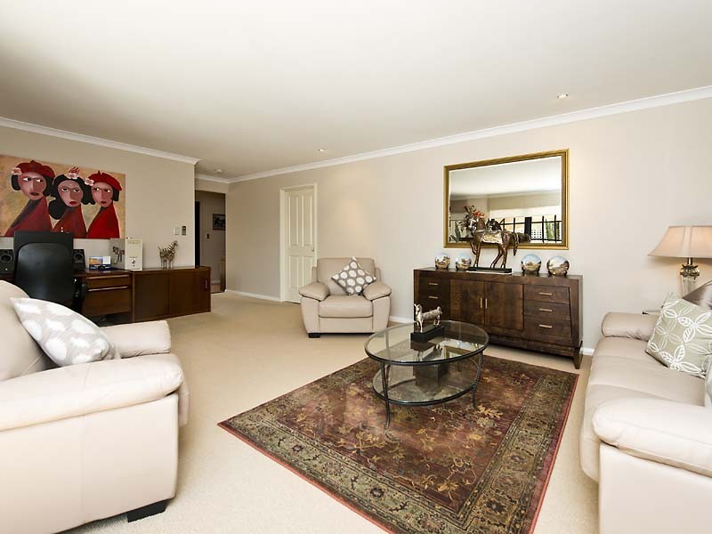 14a Sergeant Rd, Melville WA 6156