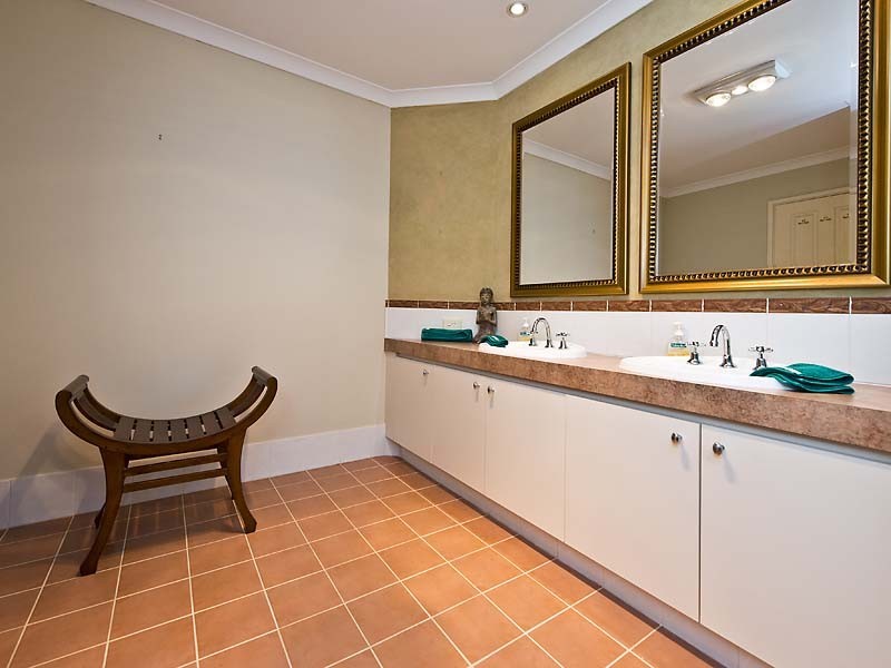 14a Sergeant Rd, Melville WA 6156