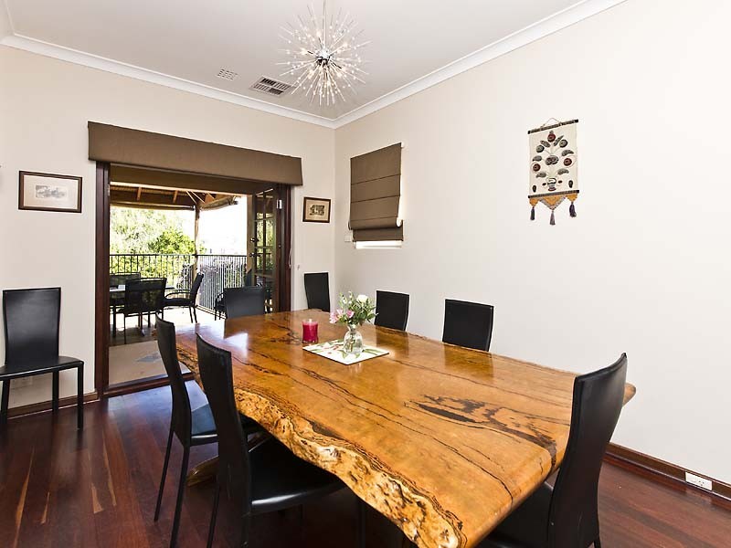 21 Raymond Street, Mount Pleasant WA 6153