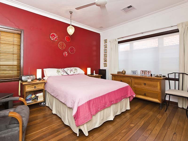 21 Raymond Street, Mount Pleasant WA 6153