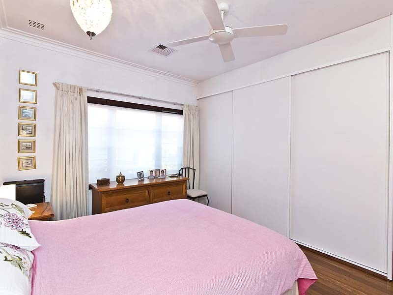 21 Raymond Street, Mount Pleasant WA 6153