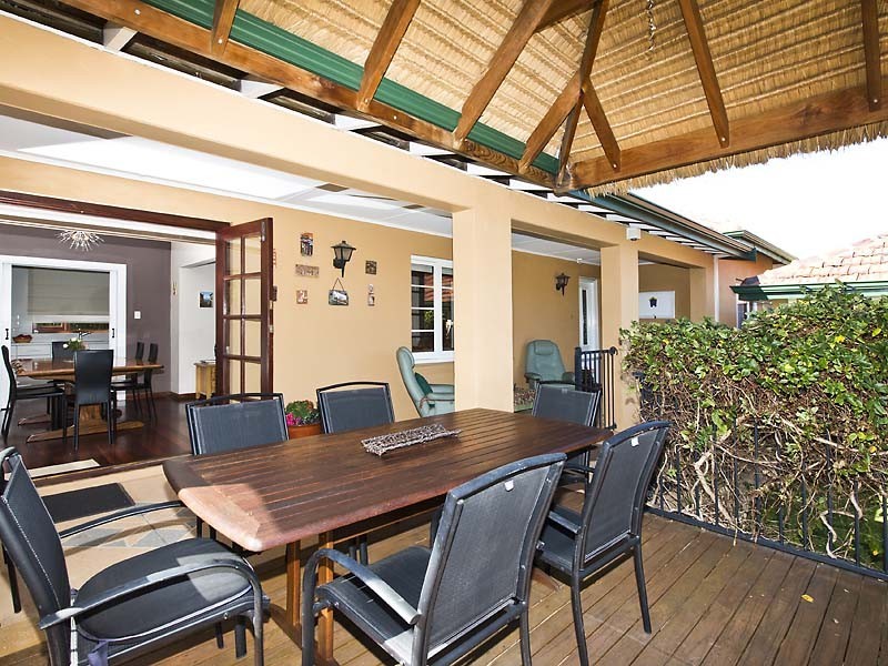 21 Raymond Street, Mount Pleasant WA 6153