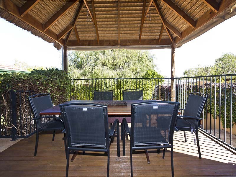 21 Raymond Street, Mount Pleasant WA 6153