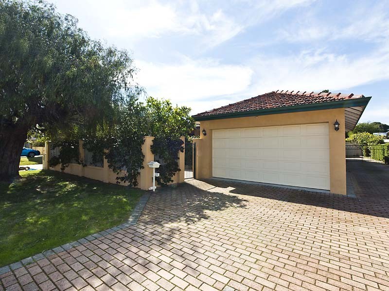 21 Raymond Street, Mount Pleasant WA 6153