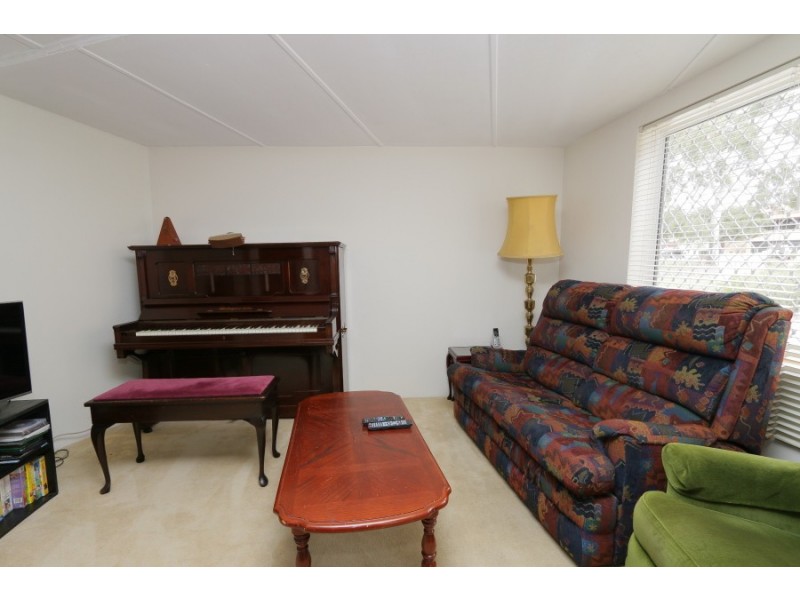 35 Doney St, Alfred Cove WA 6154