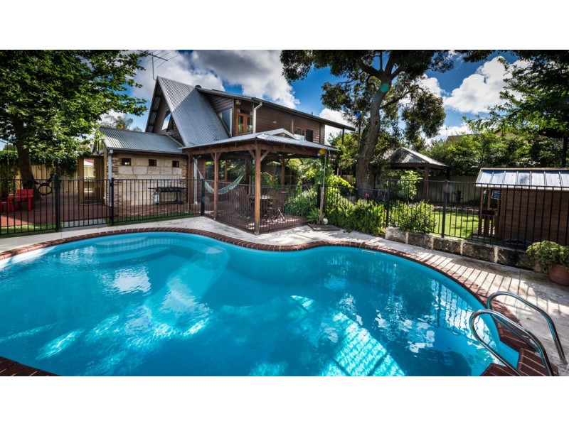 68a Lamond Street, Alfred Cove WA 6154