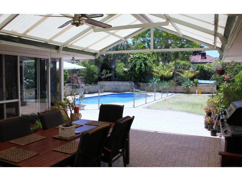 21 Alison Road, Attadale WA 6156