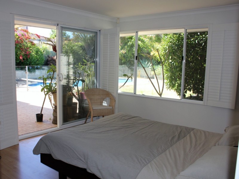 21 Alison Road, Attadale WA 6156