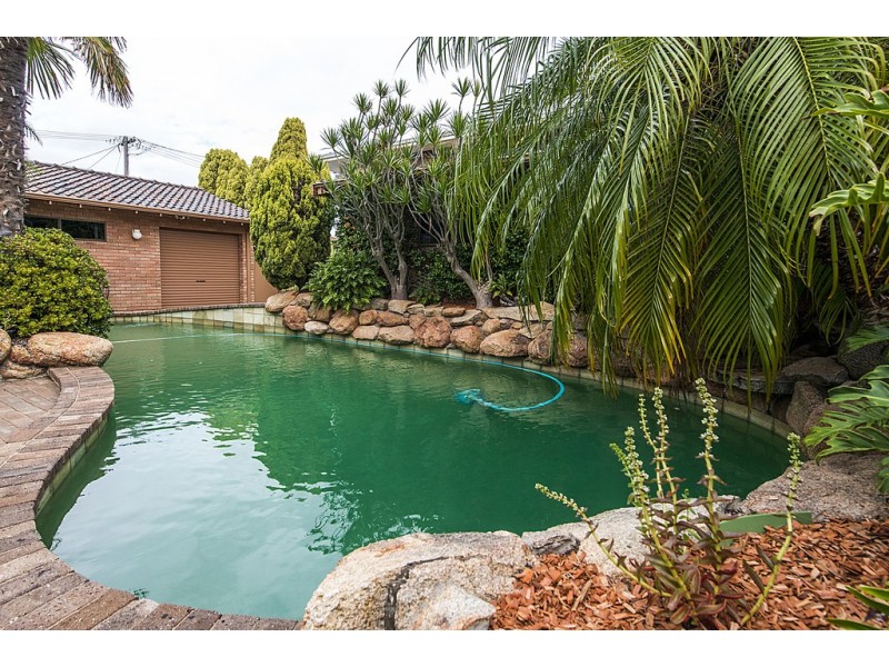 19 Earlston Way, Booragoon WA 6154