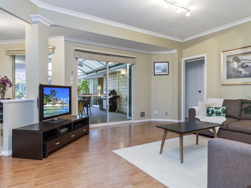 21 Alison Road, Attadale WA 6156