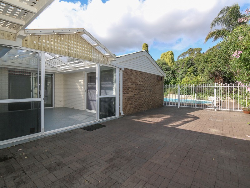 27 Chetwynd Way, Booragoon WA 6154