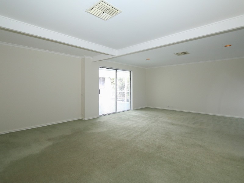 27 Chetwynd Way, Booragoon WA 6154