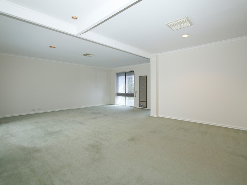 27 Chetwynd Way, Booragoon WA 6154