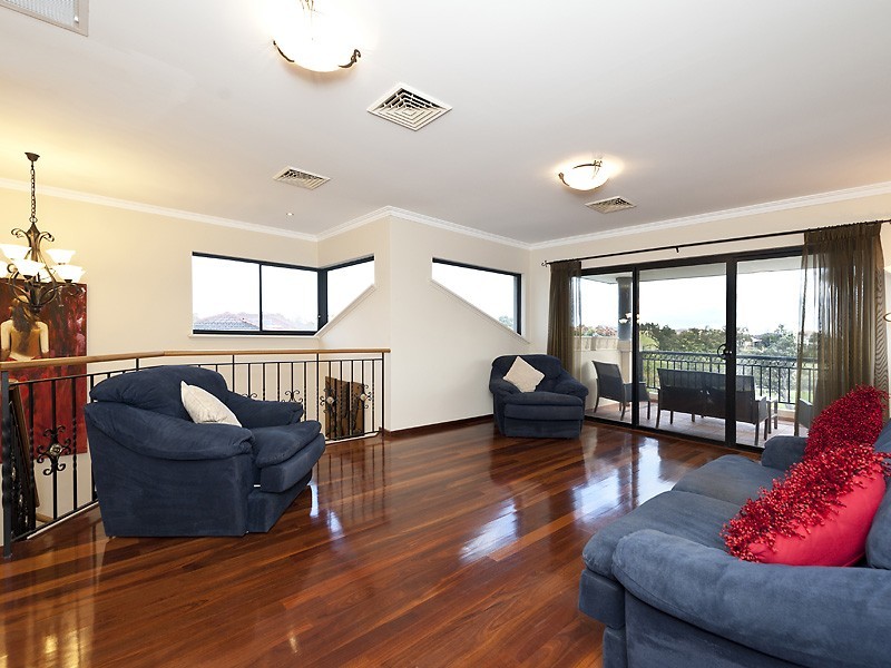 60 Glen Iris Drive, Jandakot WA 6164