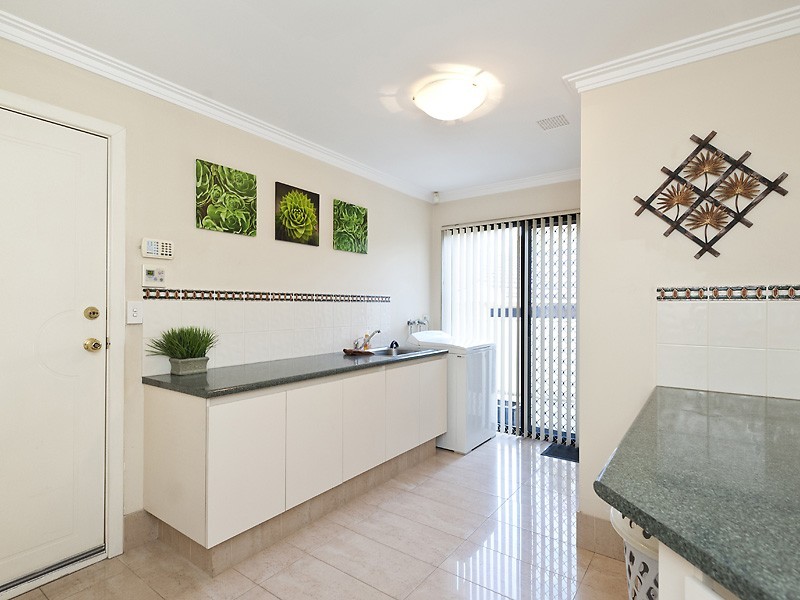 60 Glen Iris Drive, Jandakot WA 6164