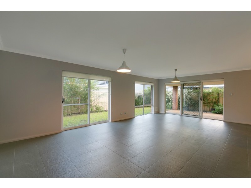 8 Lautour Street, South Guildford WA 6055