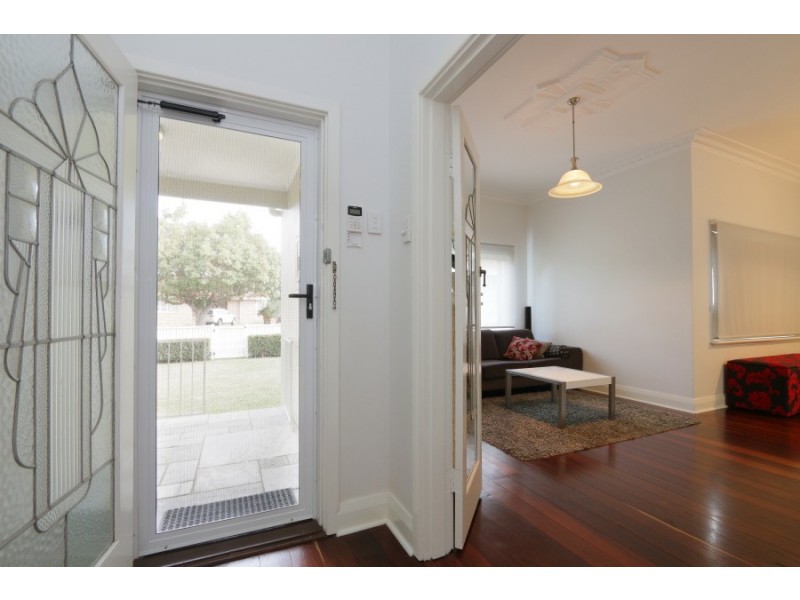 15 Alison Road, Attadale WA 6156