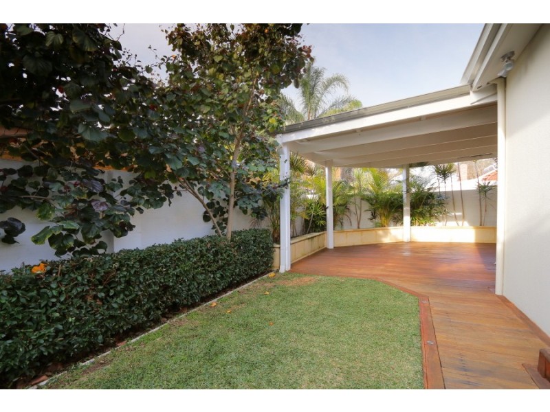 15 Alison Road, Attadale WA 6156