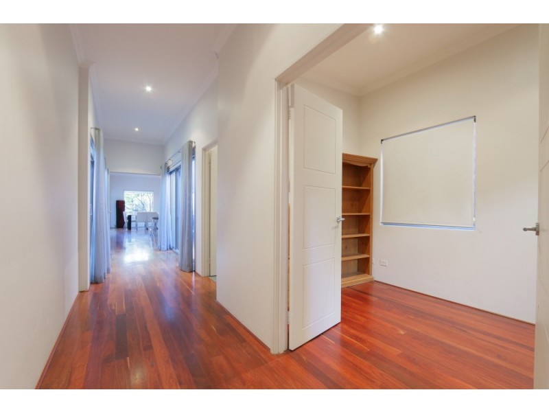 12A Clydesdale  Street, Alfred Cove WA 6154