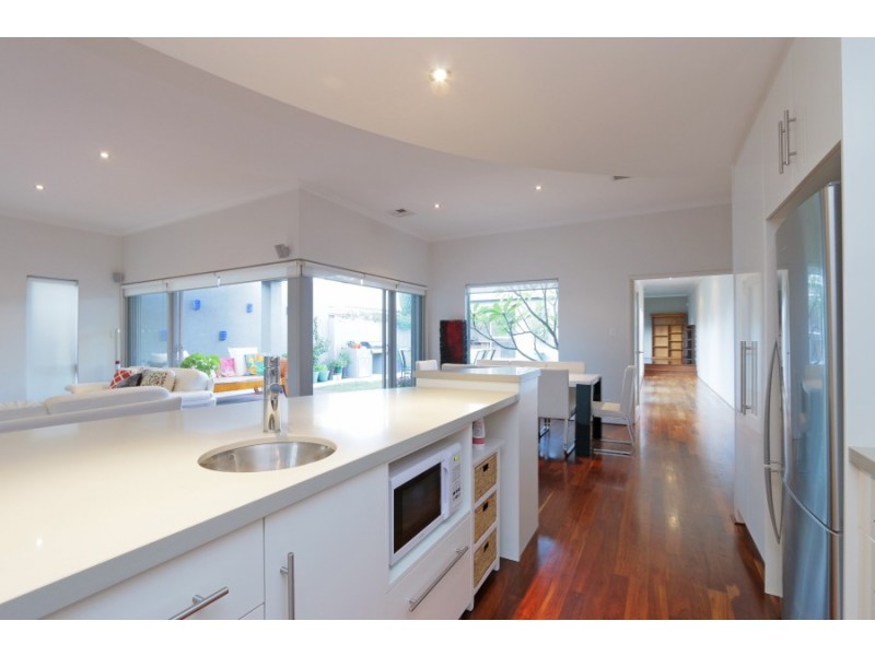 12A Clydesdale  Street, Alfred Cove WA 6154