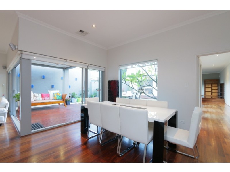 12A Clydesdale  Street, Alfred Cove WA 6154