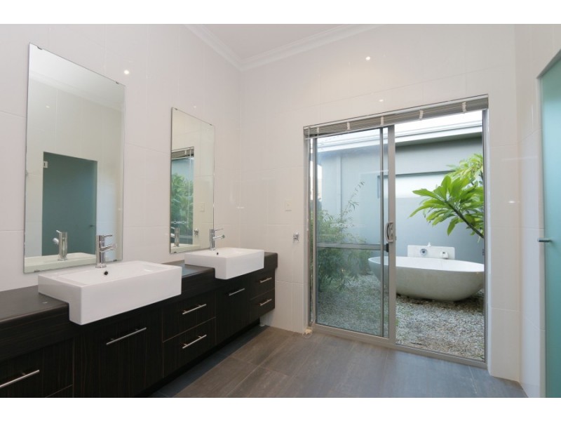 12A Clydesdale  Street, Alfred Cove WA 6154