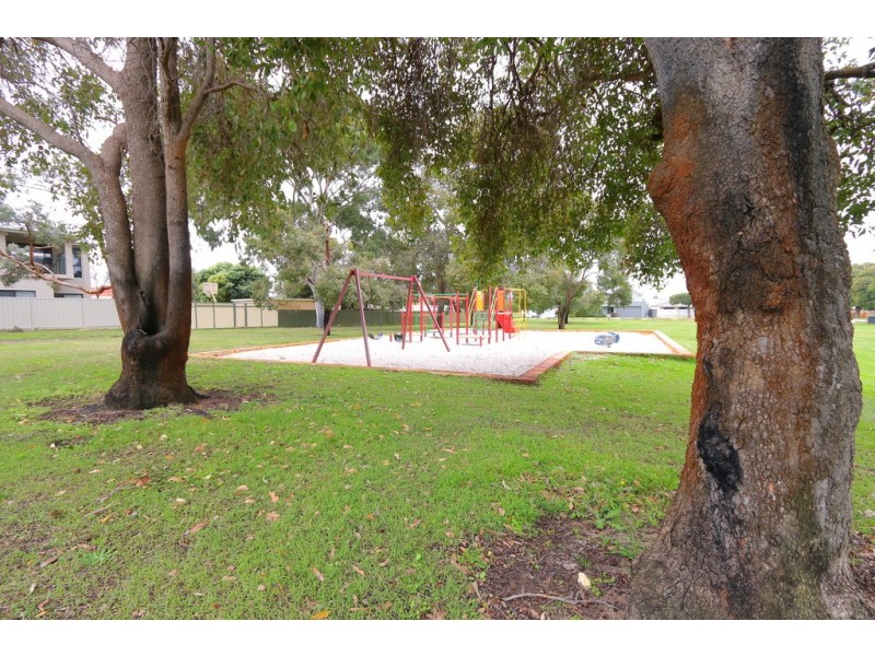 2C Lilacdale Road, Innaloo WA 6018