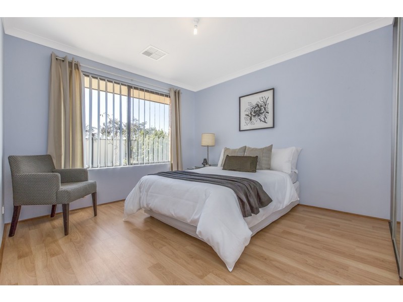 37 Flametree Bend, Hammond Park WA 6164