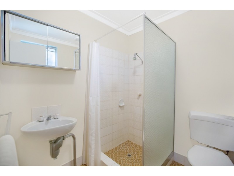 1 Nunweek Street, Booragoon WA 6154