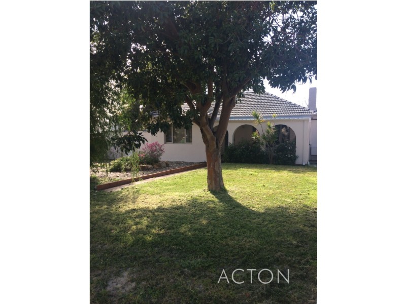 4 Cardew Street, Melville WA 6156