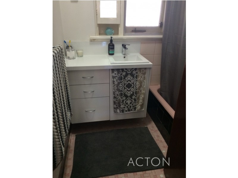 4 Cardew Street, Melville WA 6156