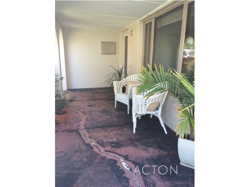 4 Cardew Street, Melville WA 6156