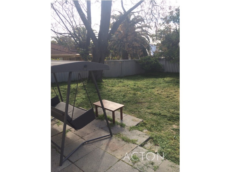 4 Cardew Street, Melville WA 6156