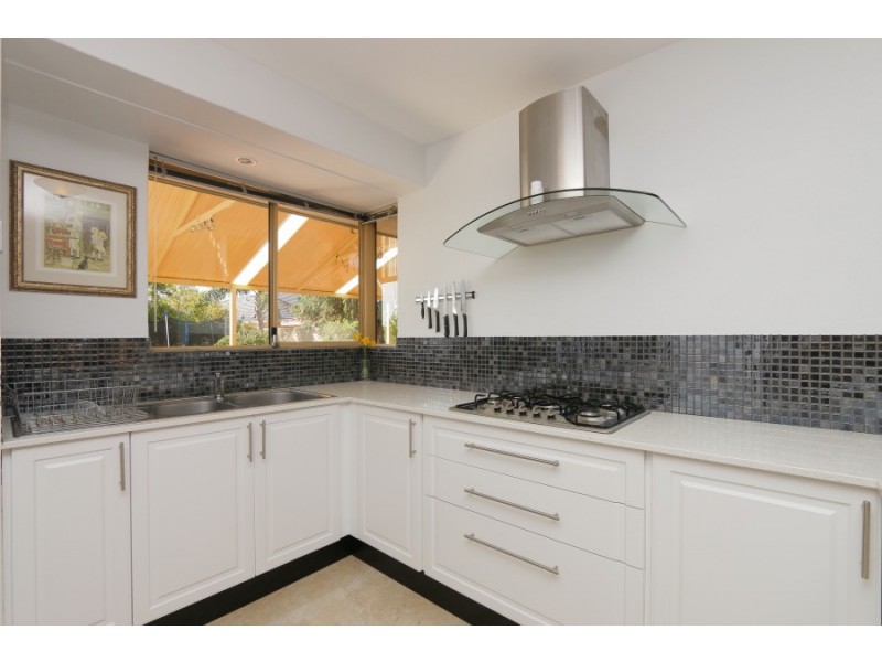 9 Jessica Court, Munster WA 6166