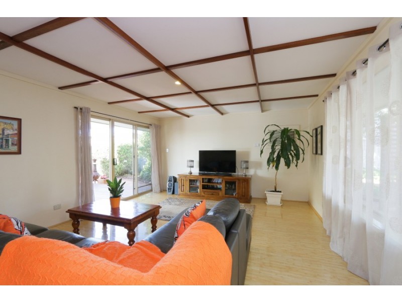 9 Jessica Court, Munster WA 6166