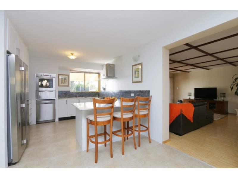 9 Jessica Court, Munster WA 6166