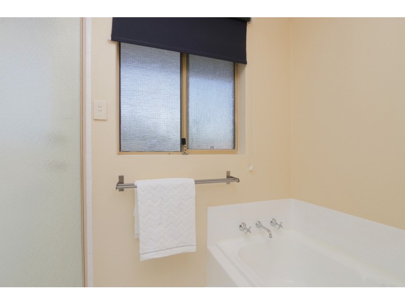 9 Jessica Court, Munster WA 6166