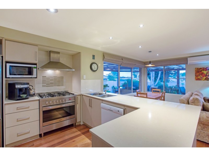 11 Waring Way, Kardinya WA 6163