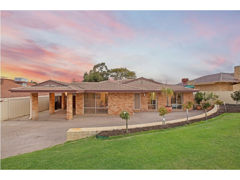 11 Waring Way, Kardinya WA 6163