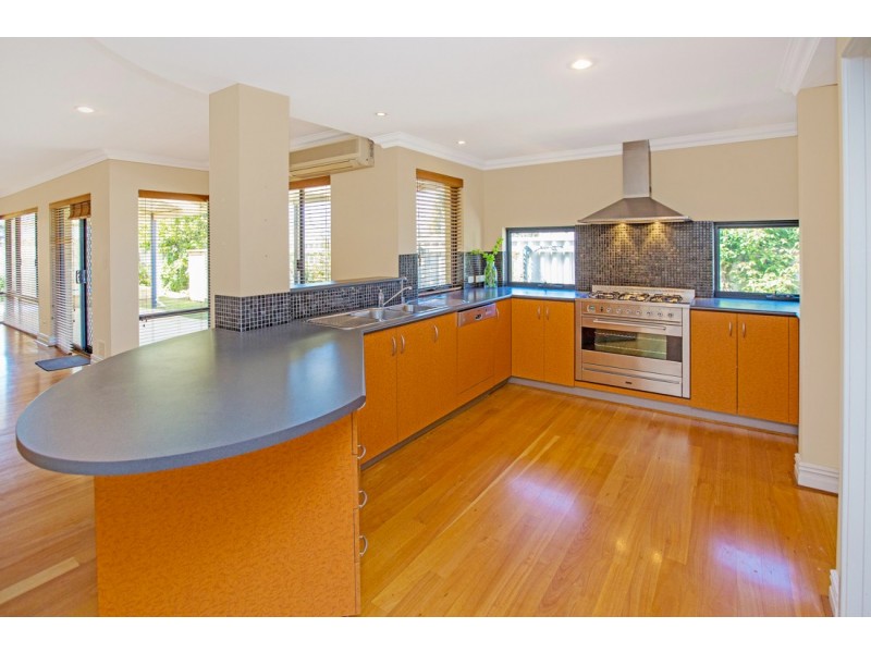 14 Lutey Road, Attadale WA 6156