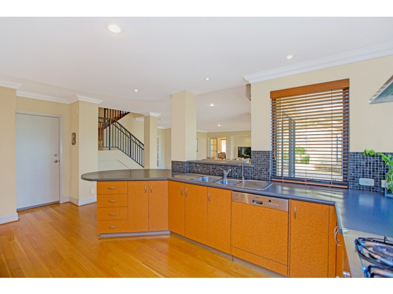 14 Lutey Road, Attadale WA 6156